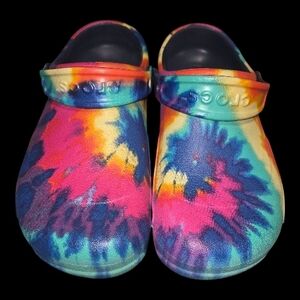 CROCS Unisex Vibrant Tie-Dye Clogs